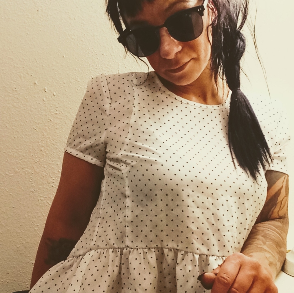 🆂🅷🅴🅴🆁 🅿🅾🅻🅺🅰 🅳🅾🆃 🅱🅻🅾🆄🆂🅴